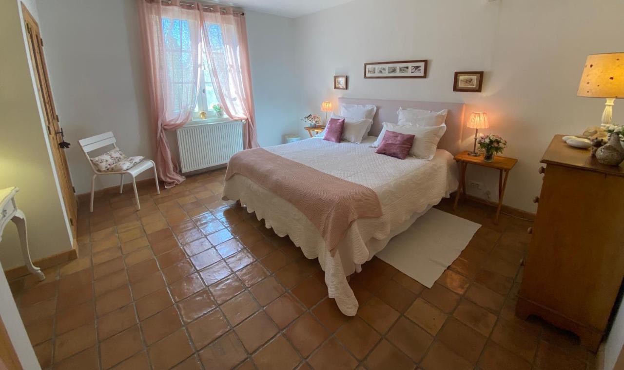 La Ferme De Gigognan Bed & Breakfast Avignon Bagian luar foto