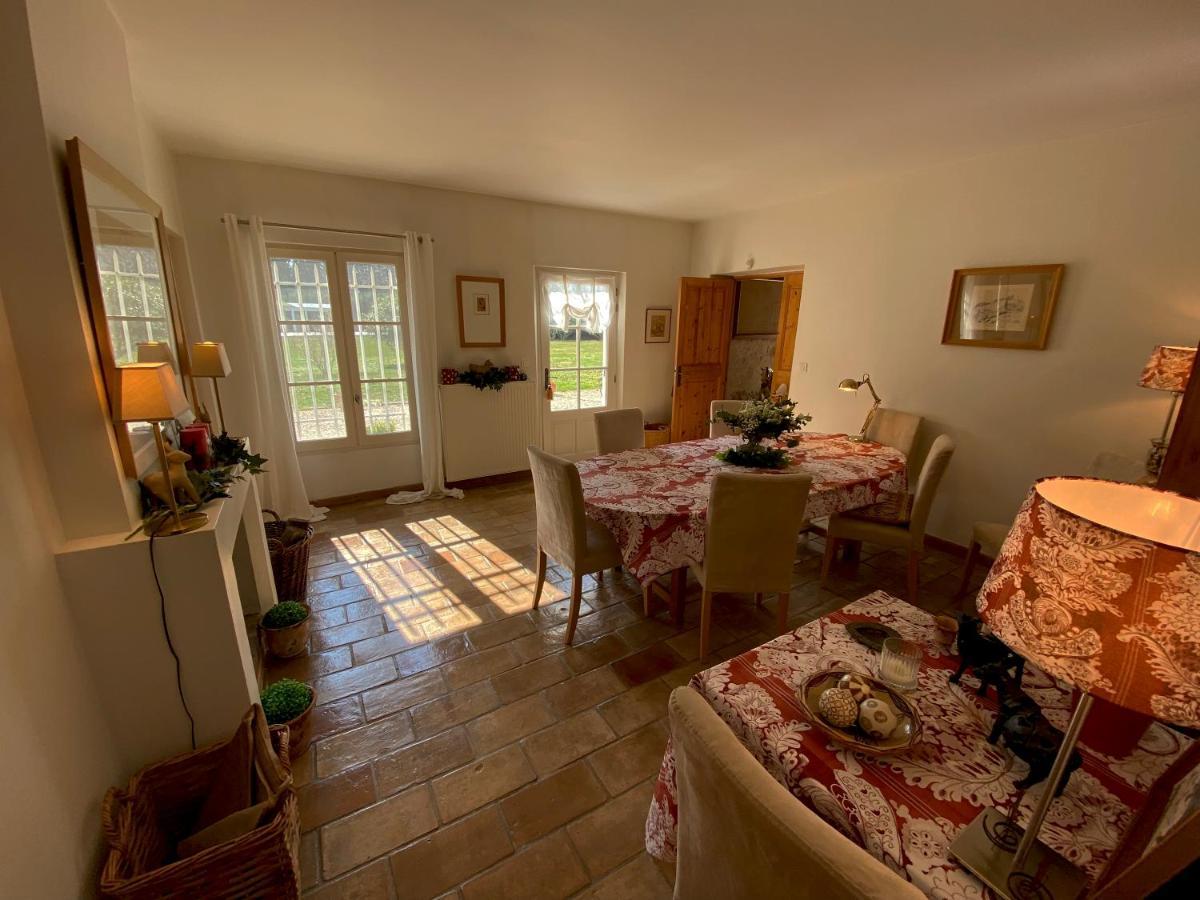 La Ferme De Gigognan Bed & Breakfast Avignon Bagian luar foto
