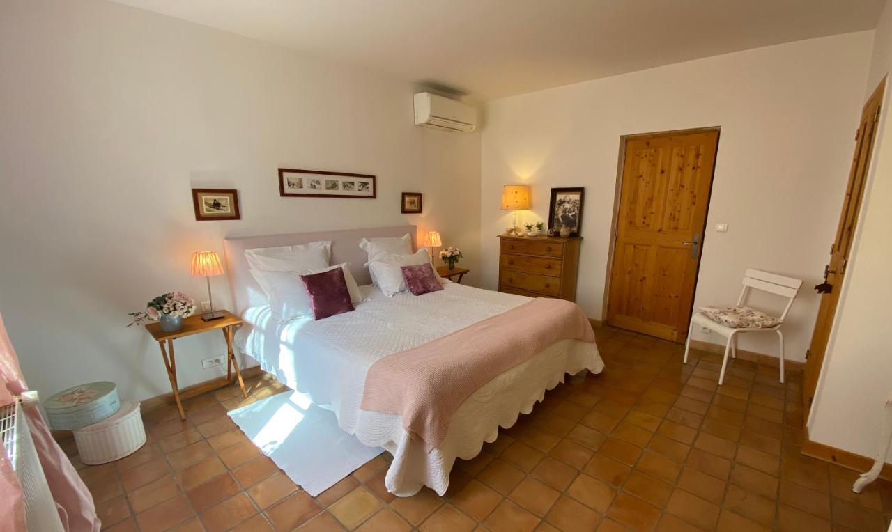 La Ferme De Gigognan Bed & Breakfast Avignon Bagian luar foto