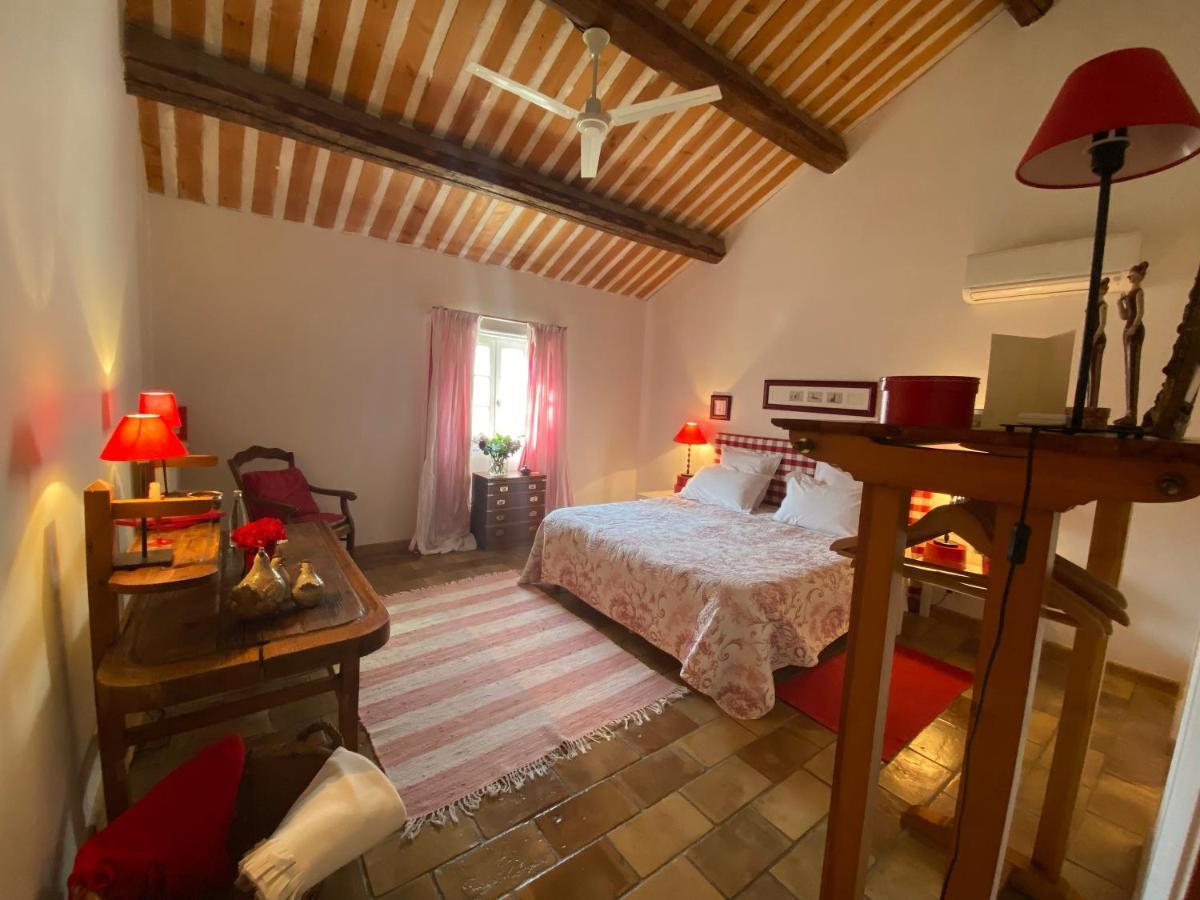 La Ferme De Gigognan Bed & Breakfast Avignon Bagian luar foto