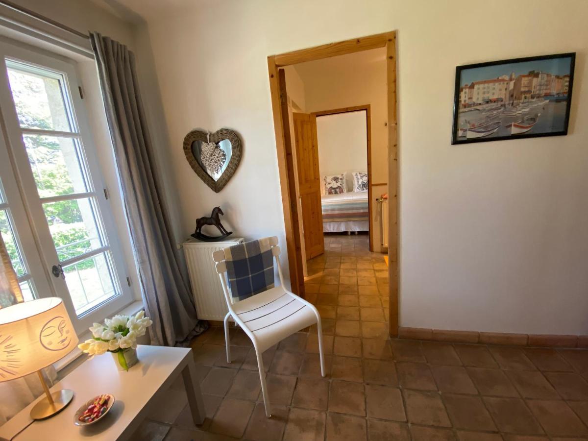 La Ferme De Gigognan Bed & Breakfast Avignon Bagian luar foto