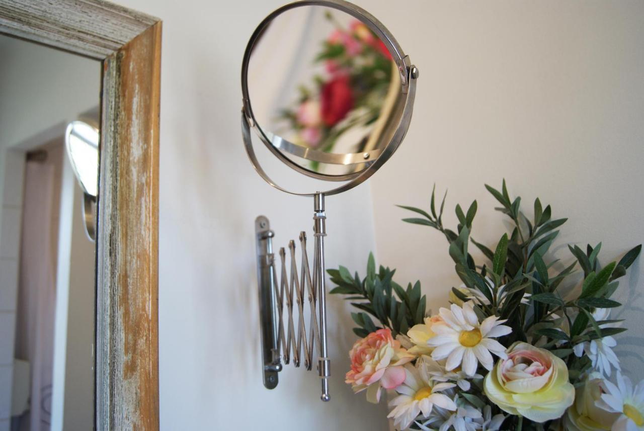 La Ferme De Gigognan Bed & Breakfast Avignon Bagian luar foto