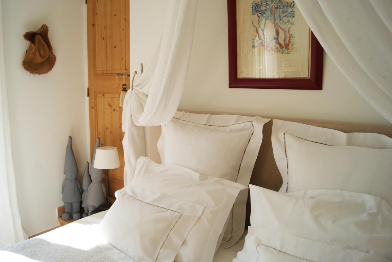 La Ferme De Gigognan Bed & Breakfast Avignon Bagian luar foto