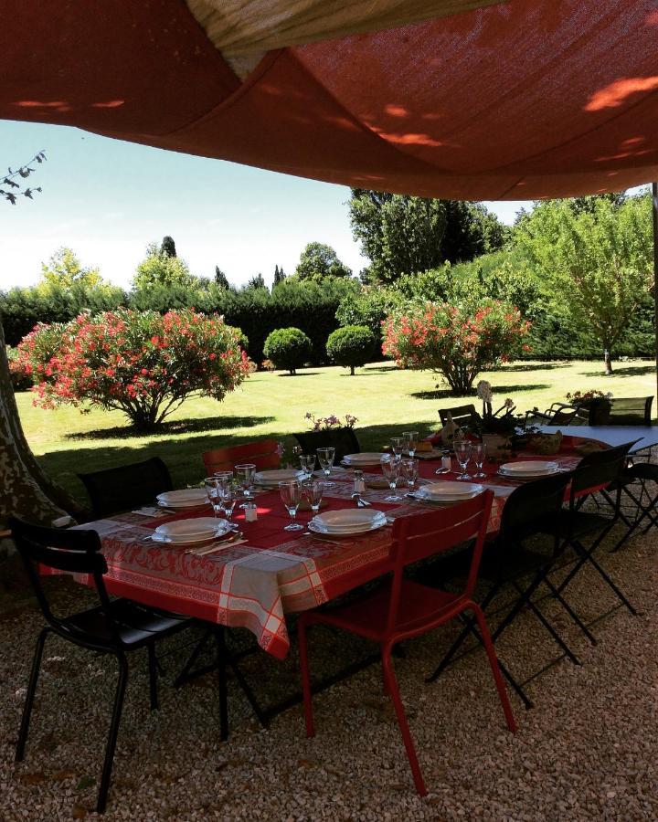 La Ferme De Gigognan Bed & Breakfast Avignon Bagian luar foto